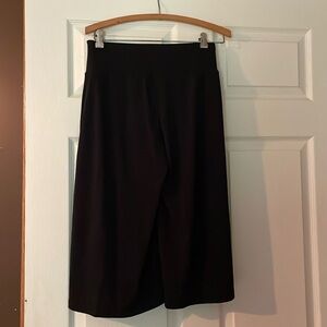 Jockey XS Wide Leg Capris